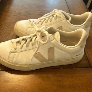 EUC Veja Sneakers